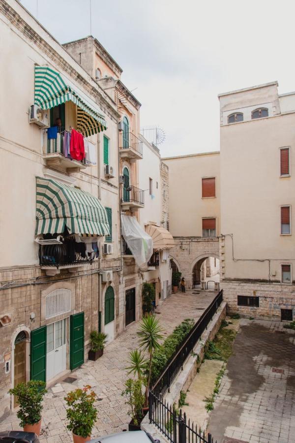 Palazzo Le Travi Hotell Bari Exteriör bild